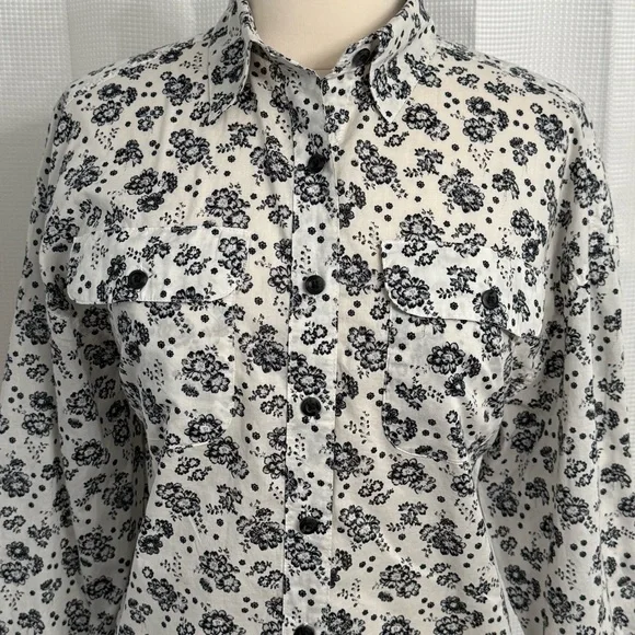 Lee Women's Frontier Oversized Fit Long Sleeve Front Button Shirt, Smoke Gray, S - Picture 2 of 7